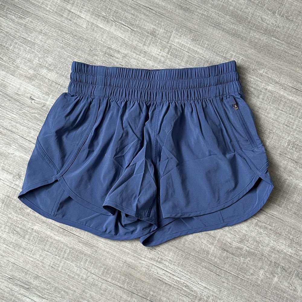 Lululemon Tracker Shorts 4” / size 8 / blue